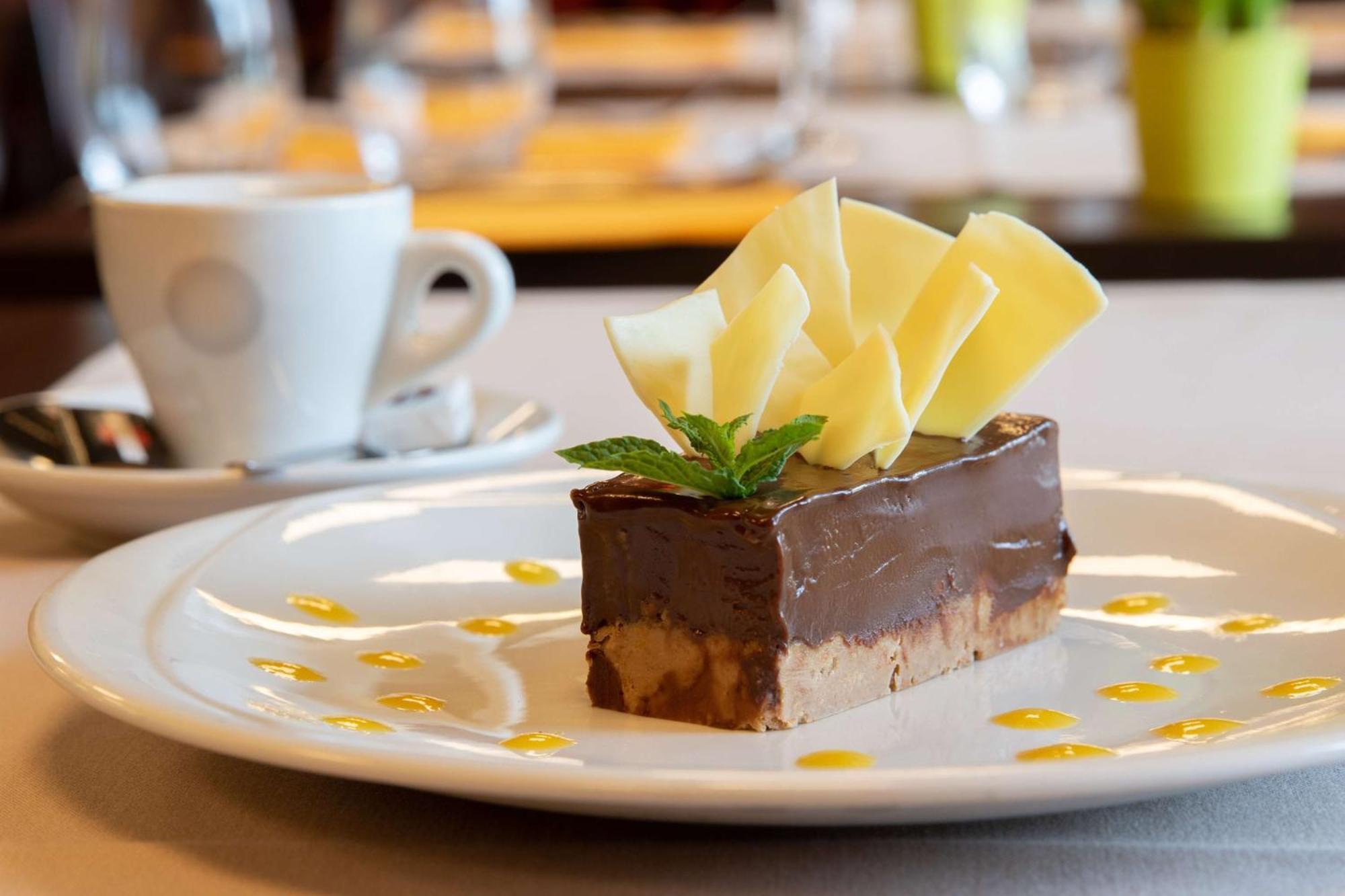 Brit Hotel Saint-Meen-Le-Grand En Broceliande エクステリア 写真