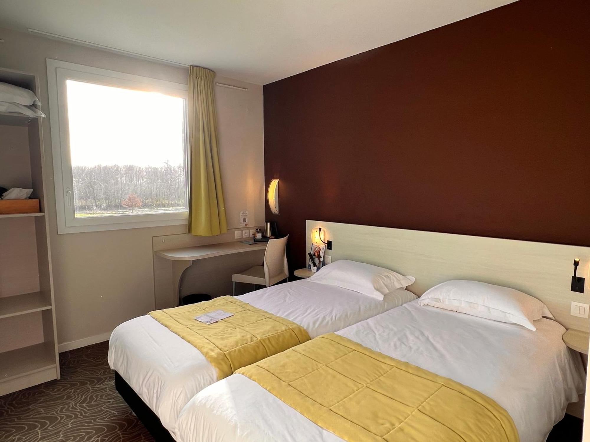 Brit Hotel Saint-Meen-Le-Grand En Broceliande エクステリア 写真
