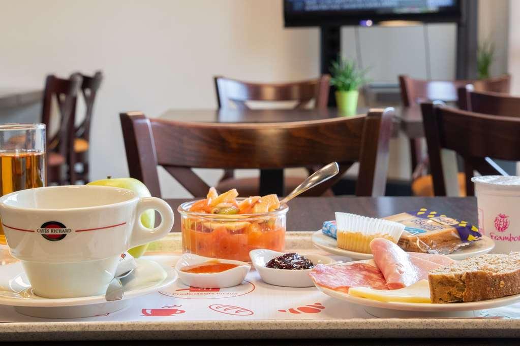 Brit Hotel Saint-Meen-Le-Grand En Broceliande レストラン 写真